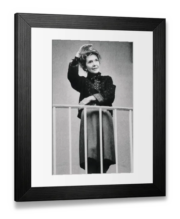 Framed Print : Nancy Reagan Waving Framed Print : Nancy Reagan Waving