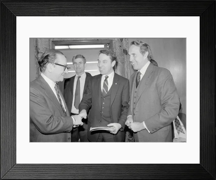 Framed Print : Alan Greenspan and Charles Grassley Shaking Hands Framed Print : Alan Greenspan and Charles Grassley Shaking Hands