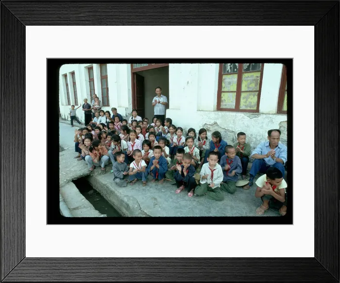 Framed Print : Chinese Applaud Correspondents Arrival Framed Print : Chinese Applaud Correspondents Arrival