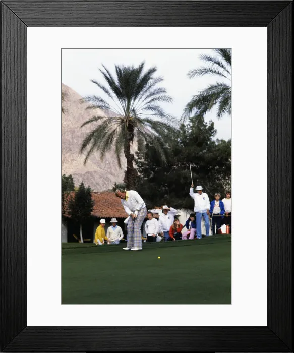 Framed Print : Jack Nicklaus Putting Framed Print : Jack Nicklaus Putting