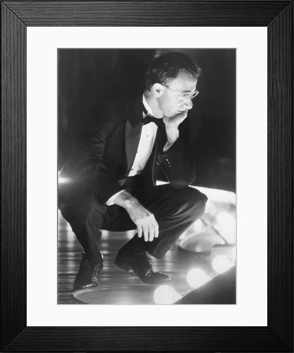 Framed Print : Woody Allen as Leonard Zelig in Zelig (1983) Framed Print : Woody Allen as Leonard Zelig in Zelig (1983)