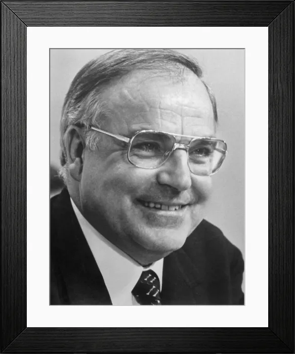 Framed Print : Portrait of Helmut Kohl Framed Print : Portrait of Helmut Kohl