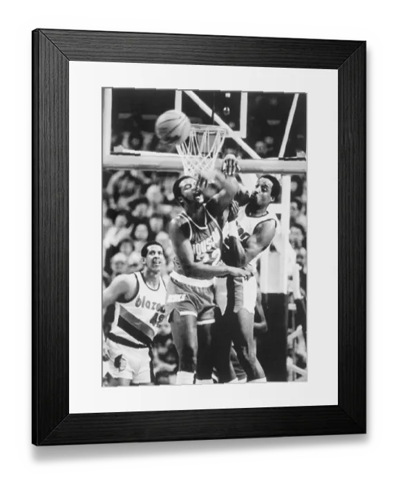 Framed Print : Joe Bryant Defending Basket from Kenny Carr Framed Print : Joe Bryant Defending Basket from Kenny Carr