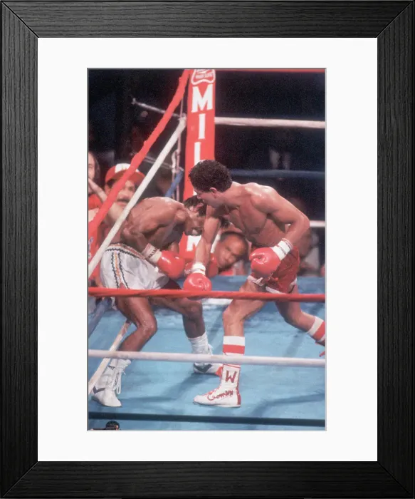 Framed Print : Gomez vs. Pintor for Super Bantamweight Championship of the World in 1982 Framed Print : Gomez vs. Pintor for Super Bantamweight Championship of the World in 1982