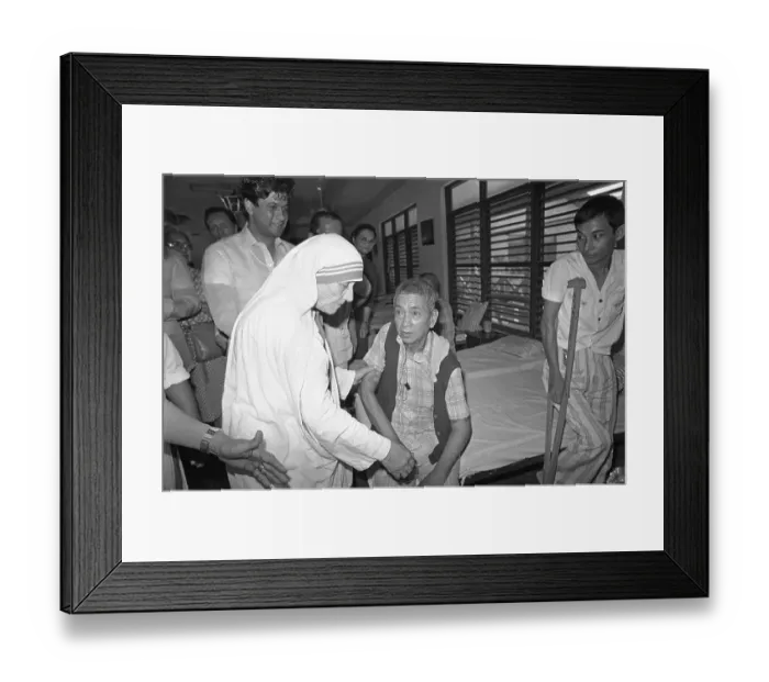 Framed Print : Mother Teresa Showing Compassion to Poor Framed Print : Mother Teresa Showing Compassion to Poor