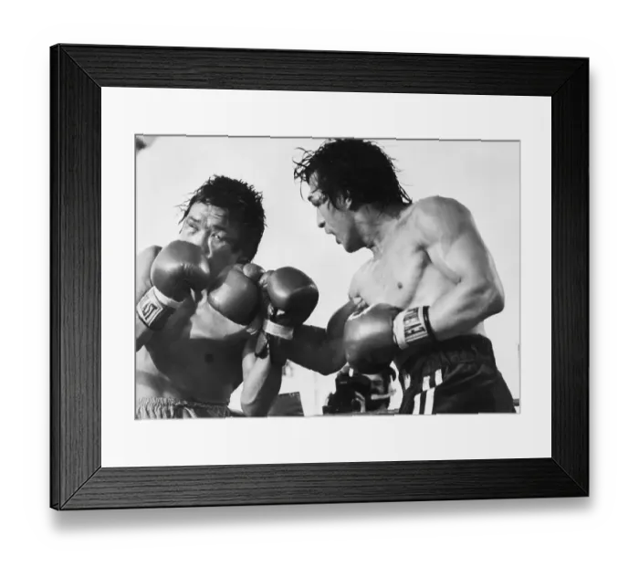 Framed Print : Ray Mancini Punching Duk-Koo Kim Framed Print : Ray Mancini Punching Duk-Koo Kim