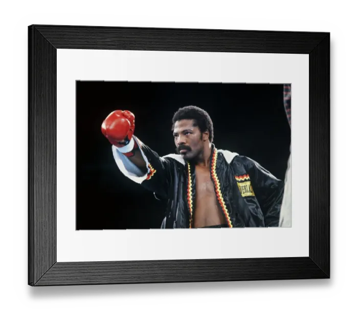 Framed Print : Aaron Pryor in Boxing Robe and Gloves Framed Print : Aaron Pryor in Boxing Robe and Gloves