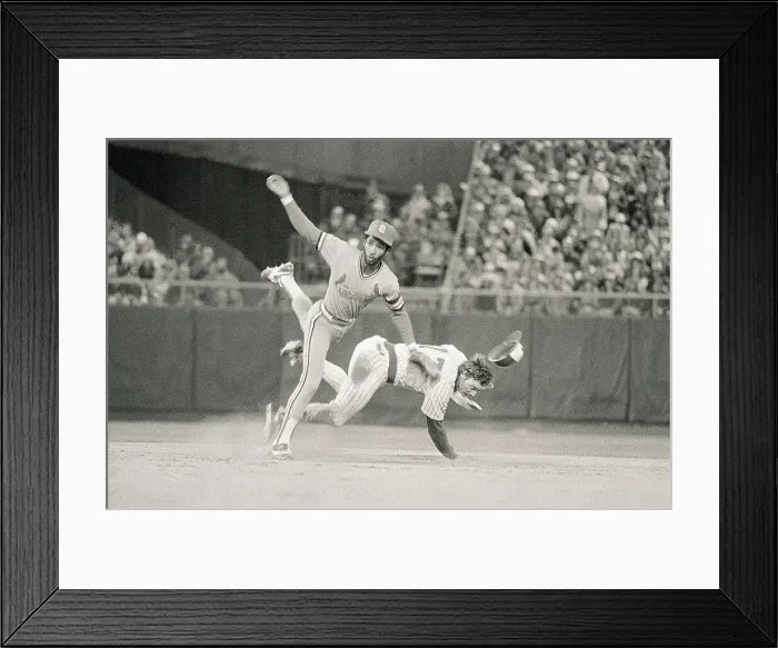 Framed Print : Ozzie Smith Throwing to First Framed Print : Ozzie Smith Throwing to First