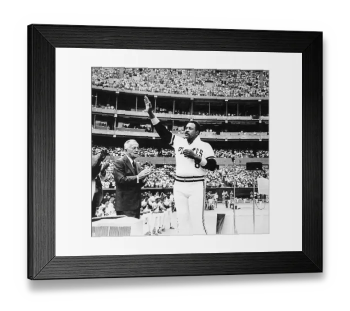 Framed Print : Willie Stargell Waves To Stadium Fans