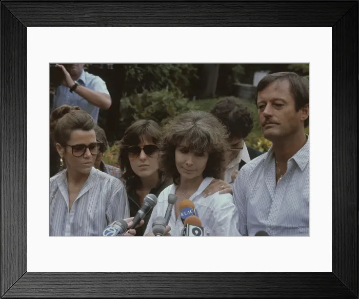 Framed Print : Family of Henry Fonda After His Death Framed Print : Family of Henry Fonda After His Death