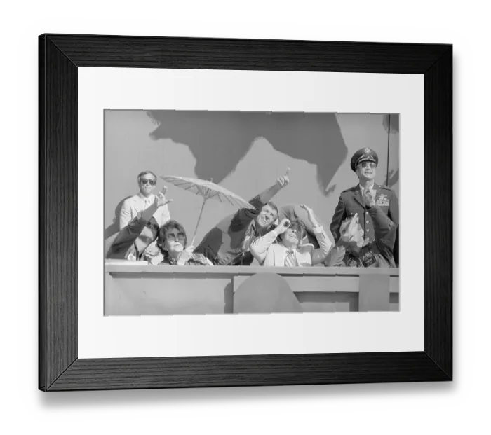 Framed Print : Ronald and Nancy Reagan Sighting the Columbia Framed Print : Ronald and Nancy Reagan Sighting the Columbia