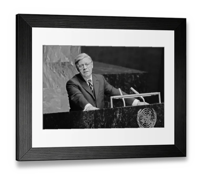 Framed Print : Helmut Schmidt Giving a Speech Framed Print : Helmut Schmidt Giving a Speech