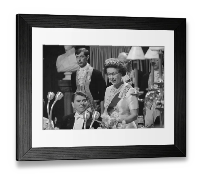 Framed Print : Queen Elizabeth Reading a Toast