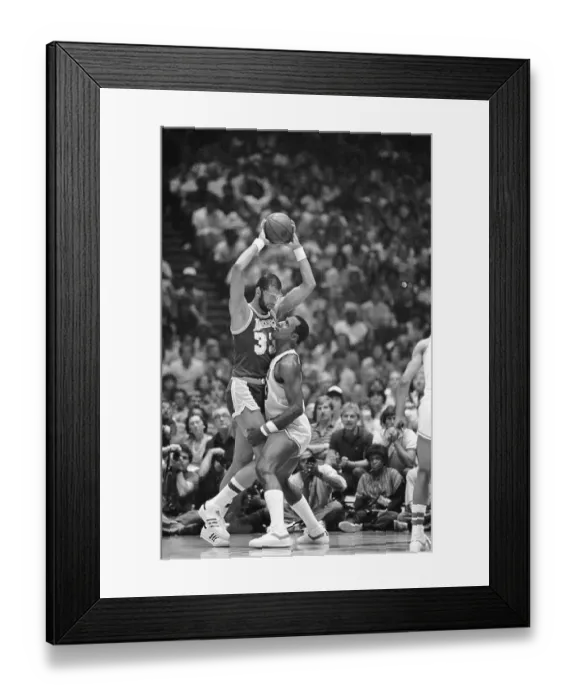 Framed Print : Darryl Dawkins and Kareem Abdul-Jabbar Framed Print : Darryl Dawkins and Kareem Abdul-Jabbar