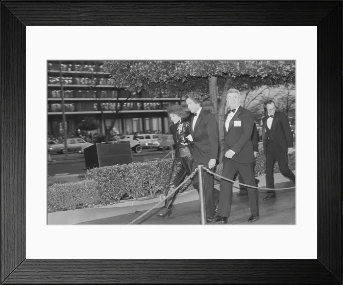 Framed Print : Diane Keaton and Warren Beatty Arriving Framed Print : Diane Keaton and Warren Beatty Arriving