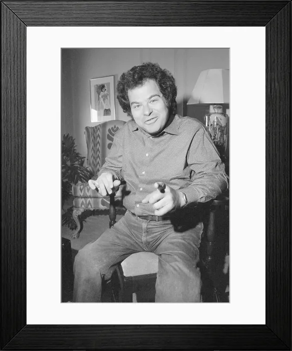 Framed Print : Portrait of Itzhak Perlman Framed Print : Portrait of Itzhak Perlman