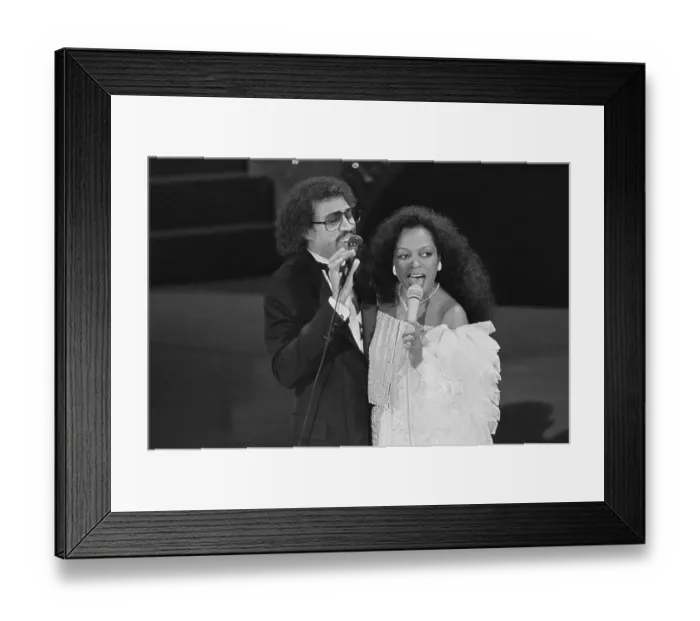 Framed Print : Lionel Richie and Diana Ross Singing Endless Love Framed Print : Lionel Richie and Diana Ross Singing Endless Love