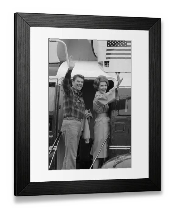 Framed Print : Ronald and Nancy Reagan Wave at Helicopter Framed Print : Ronald and Nancy Reagan Wave at Helicopter