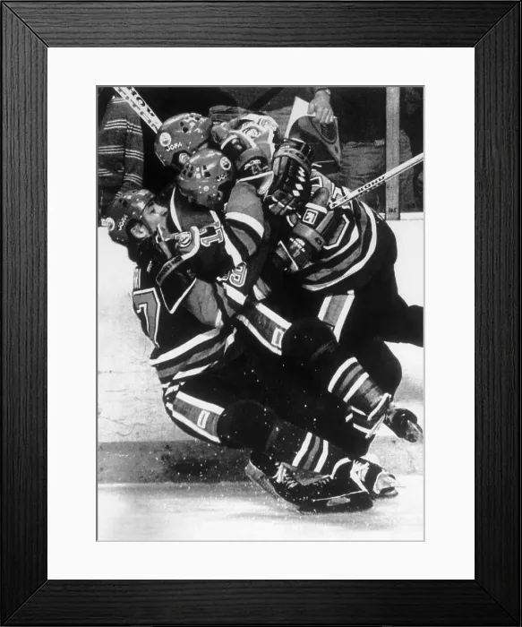 Framed Print : Wayne Gretzky Congratulated After Record Breaking Goal Framed Print : Wayne Gretzky Congratulated After Record Breaking Goal