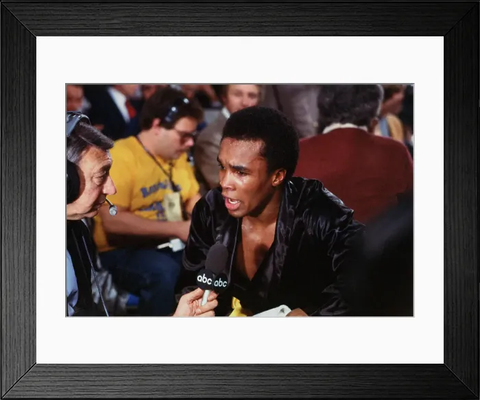 Framed Print : Boxer Sugar Ray Leonard Speaking with Reporter Howard Cosell Framed Print : Boxer Sugar Ray Leonard Speaking with Reporter Howard Cosell