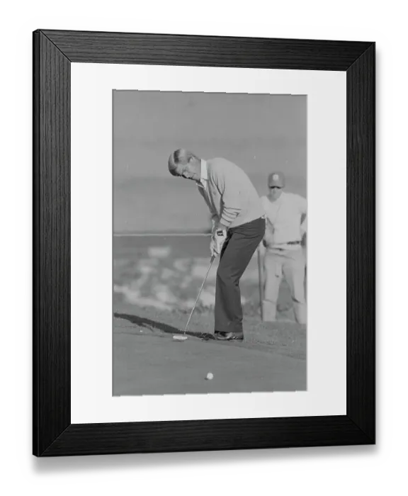 Framed Print : Hal Sutton Putting Framed Print : Hal Sutton Putting