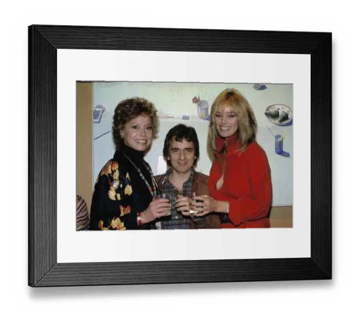 Framed Print : Dudley Moore Sharing a Toast with Mary Tyler Moore Framed Print : Dudley Moore Sharing a Toast with Mary Tyler Moore