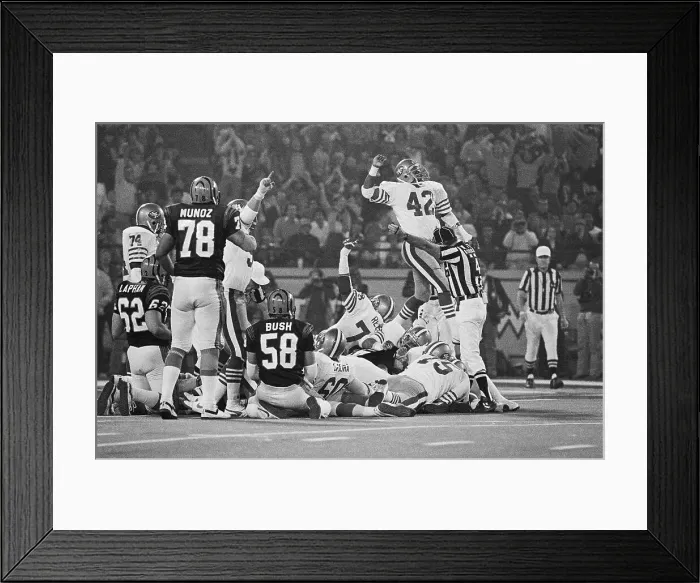 Framed Print : Ronnie Lott Cheering During Super Bowl XVI Framed Print : Ronnie Lott Cheering During Super Bowl XVI