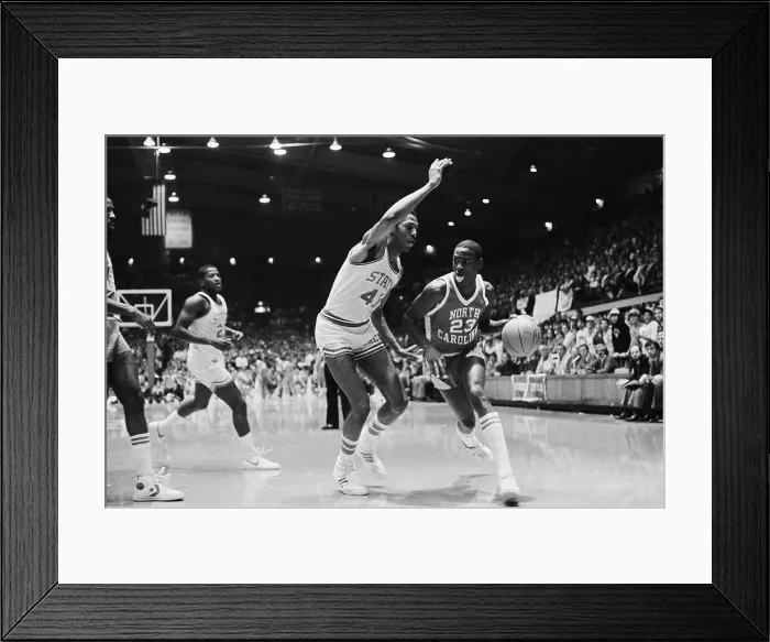 Framed Print : Michael Jordan Dribbling Past Defender