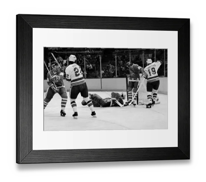 Framed Print : Islanders and Nordiques Playing Game Framed Print : Islanders and Nordiques Playing Game