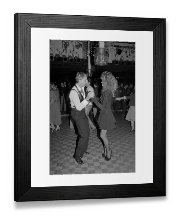 Framed Print : Farrah Fawcett Dancing with Ryan O'Neal Framed Print : Farrah Fawcett Dancing with Ryan O'Neal