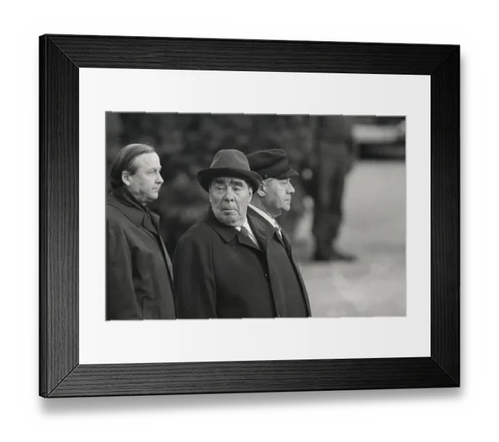 Framed Print : Leonid Brezhnev With Helmut Schmidt Framed Print : Leonid Brezhnev With Helmut Schmidt