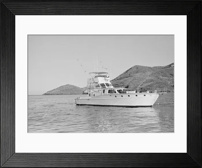 Framed Print : Exterior Side View of the Yacht Splendor Framed Print : Exterior Side View of the Yacht Splendor