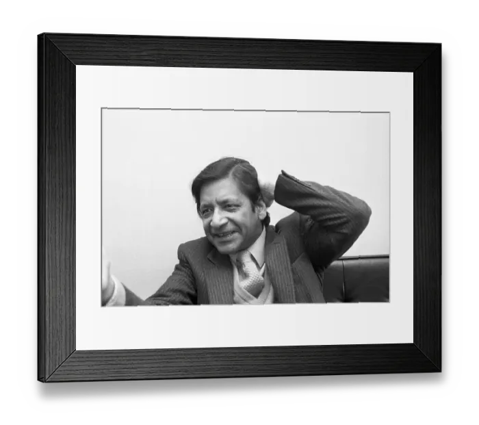 Framed Print : Vs Naipaul Taking About Writing Framed Print : Vs Naipaul Taking About Writing