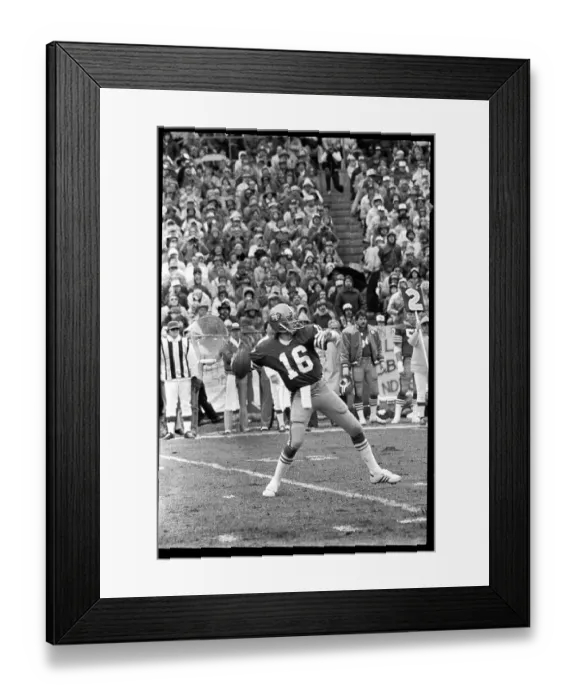 Framed Print : Joe Montana Throwing Football in Game Framed Print : Joe Montana Throwing Football in Game