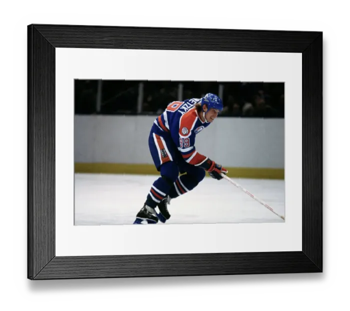 Framed Print : Wayne Gretzky Controlling the Puck Framed Print : Wayne Gretzky Controlling the Puck