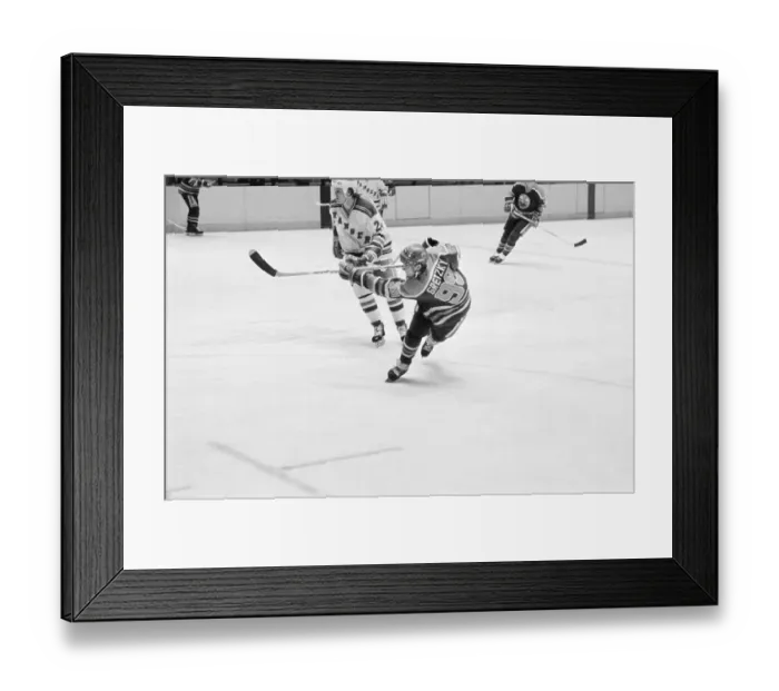 Framed Print : Wayne Gretzky in Hockey Action Against the NY Rangers Framed Print : Wayne Gretzky in Hockey Action Against the NY Rangers