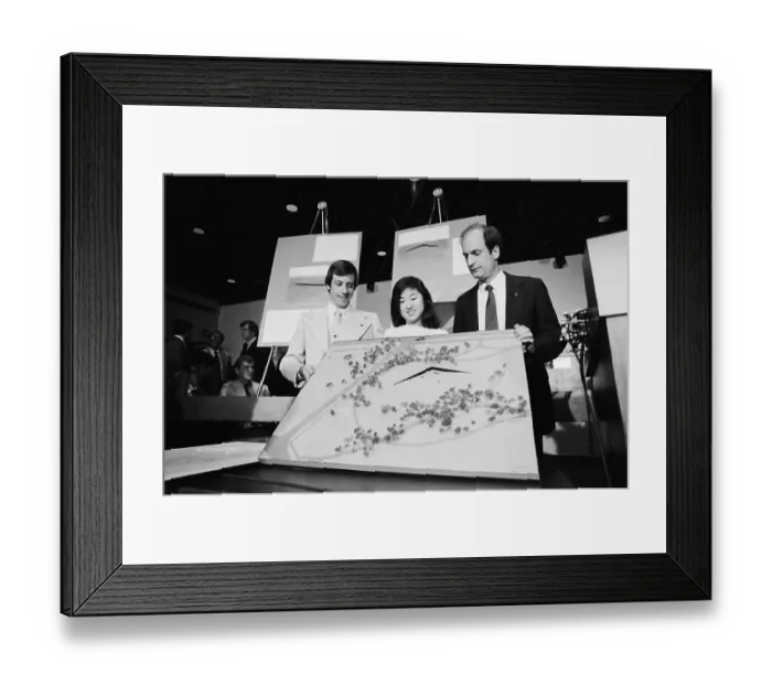 Framed Print : Maya Ying Lin with Vietnam Memorial Design Framed Print : Maya Ying Lin with Vietnam Memorial Design