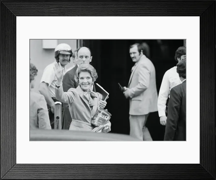 Framed Print : Nancy Reagan Waving Framed Print : Nancy Reagan Waving