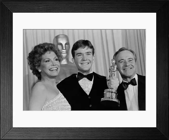 Framed Print : Mary Tyler Moore, Timothy Hutton and Jack Lemmon Framed Print : Mary Tyler Moore, Timothy Hutton and Jack Lemmon
