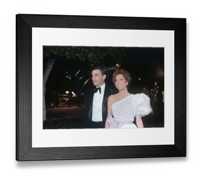 Framed Print : Portrait of Mary Tyler Moore Framed Print : Portrait of Mary Tyler Moore