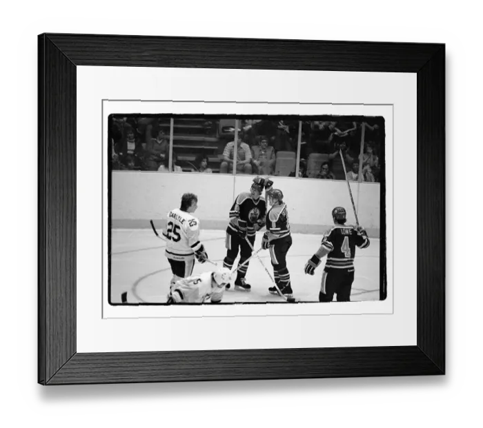 Framed Print : Wayne Gretzky Gets Congratulatory Pat on the Head