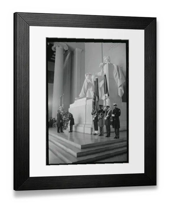Framed Print : Ronald Reagan Placing Wreath at Lincoln Memorial Framed Print : Ronald Reagan Placing Wreath at Lincoln Memorial