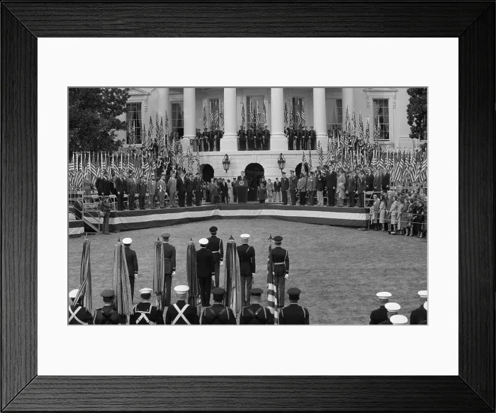 Framed Print : Pres. Reagan Welcomes 52 Us Hostages Framed Print : Pres. Reagan Welcomes 52 Us Hostages