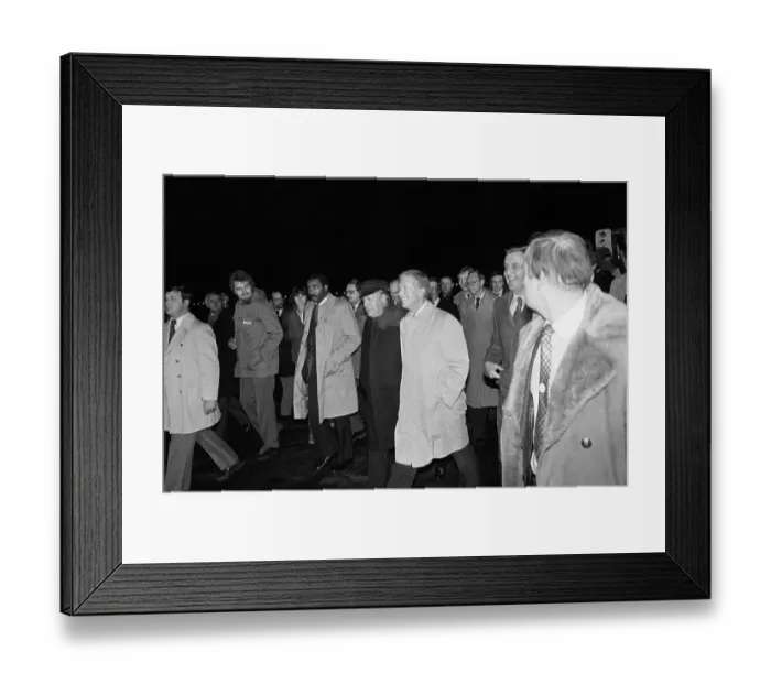 Framed Print : Chancellor Helmut Schmidt with Jimmy Carter Framed Print : Chancellor Helmut Schmidt with Jimmy Carter
