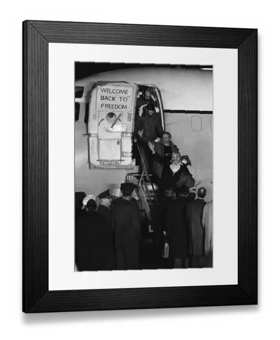 Framed Print : Freed American Hostages Cheer as they Return From Iran Framed Print : Freed American Hostages Cheer as they Return From Iran