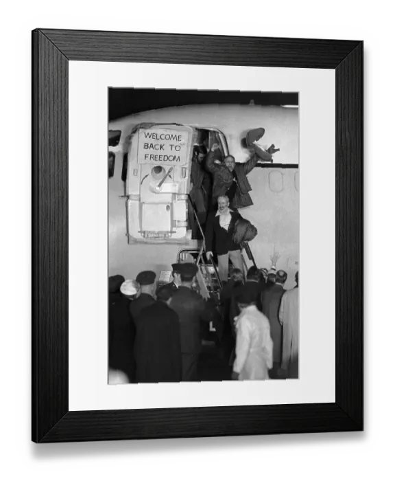 Framed Print : Freed American Hostages Cheer as they Return From Iran Framed Print : Freed American Hostages Cheer as they Return From Iran