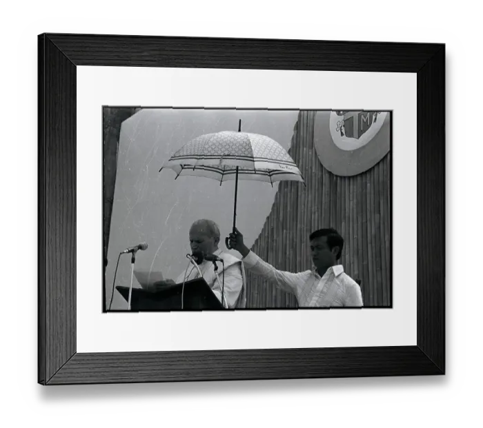 Framed Print : Pope John Paul II Speaks to Workers in the Philippines Framed Print : Pope John Paul II Speaks to Workers in the Philippines
