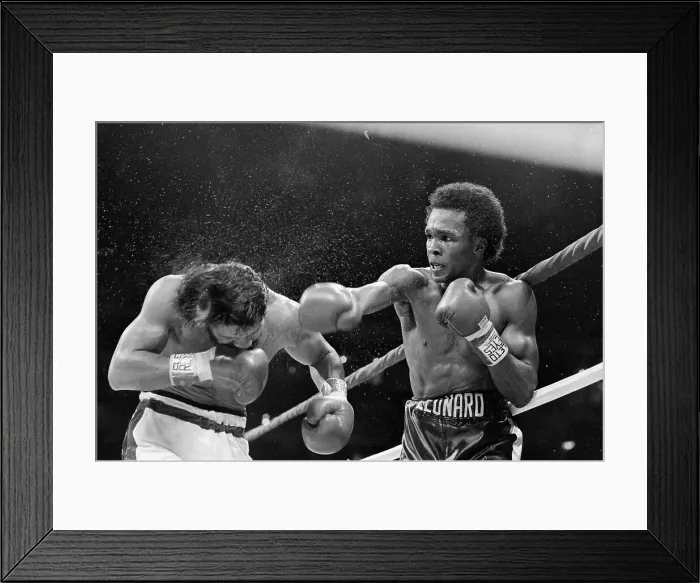 Framed Print : Sugar Ray Leonard Hits Roberto Duran Framed Print : Sugar Ray Leonard Hits Roberto Duran
