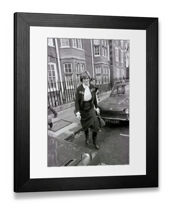 Framed Print : Lady Diana Spencer Leaves Her Flat Framed Print : Lady Diana Spencer Leaves Her Flat
