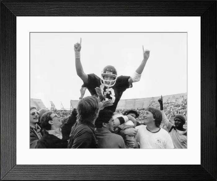 Framed Print : Mississippi Versus Framed Print : Mississippi Versus